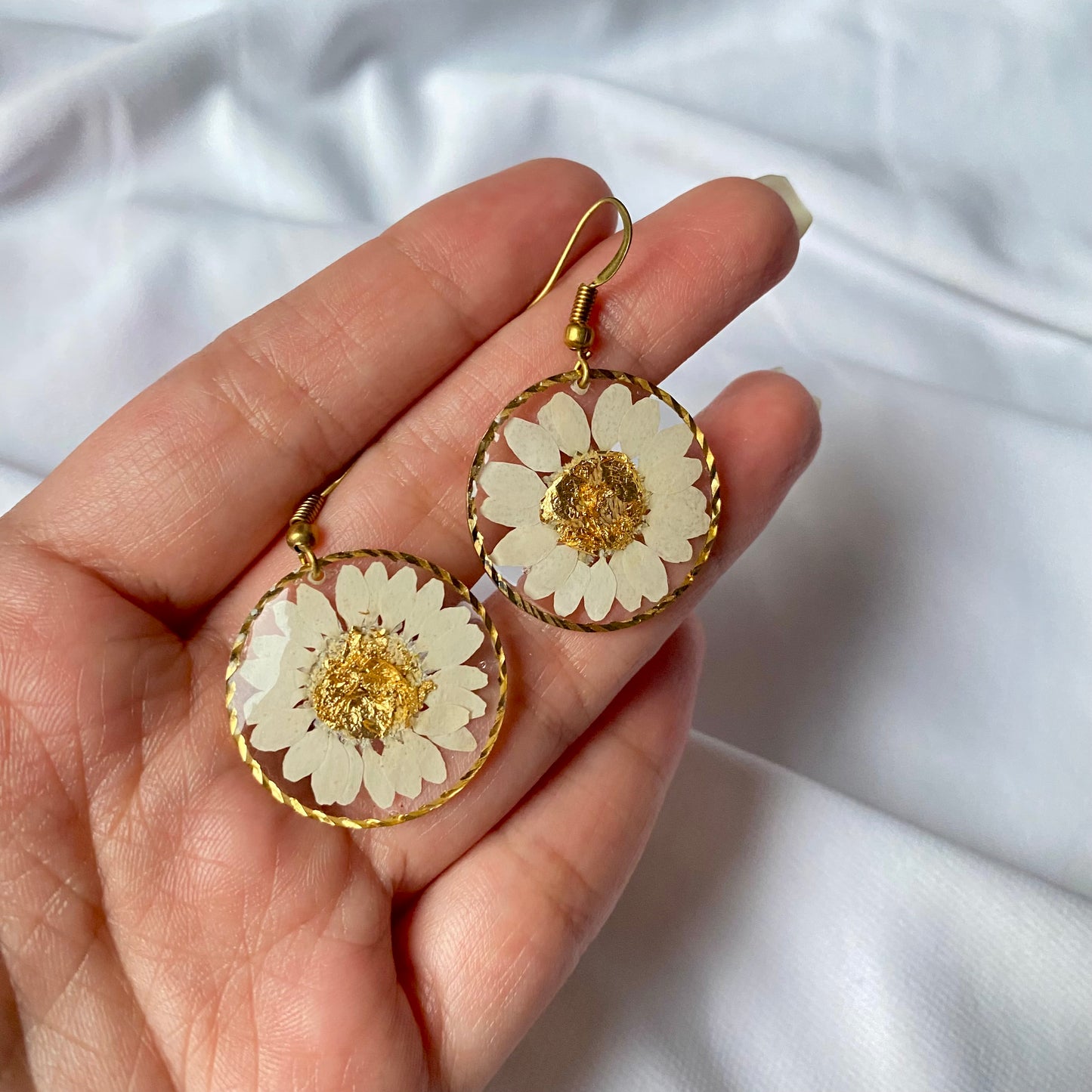 Dearie Daisy Accessories Set | Earrings and Pendant