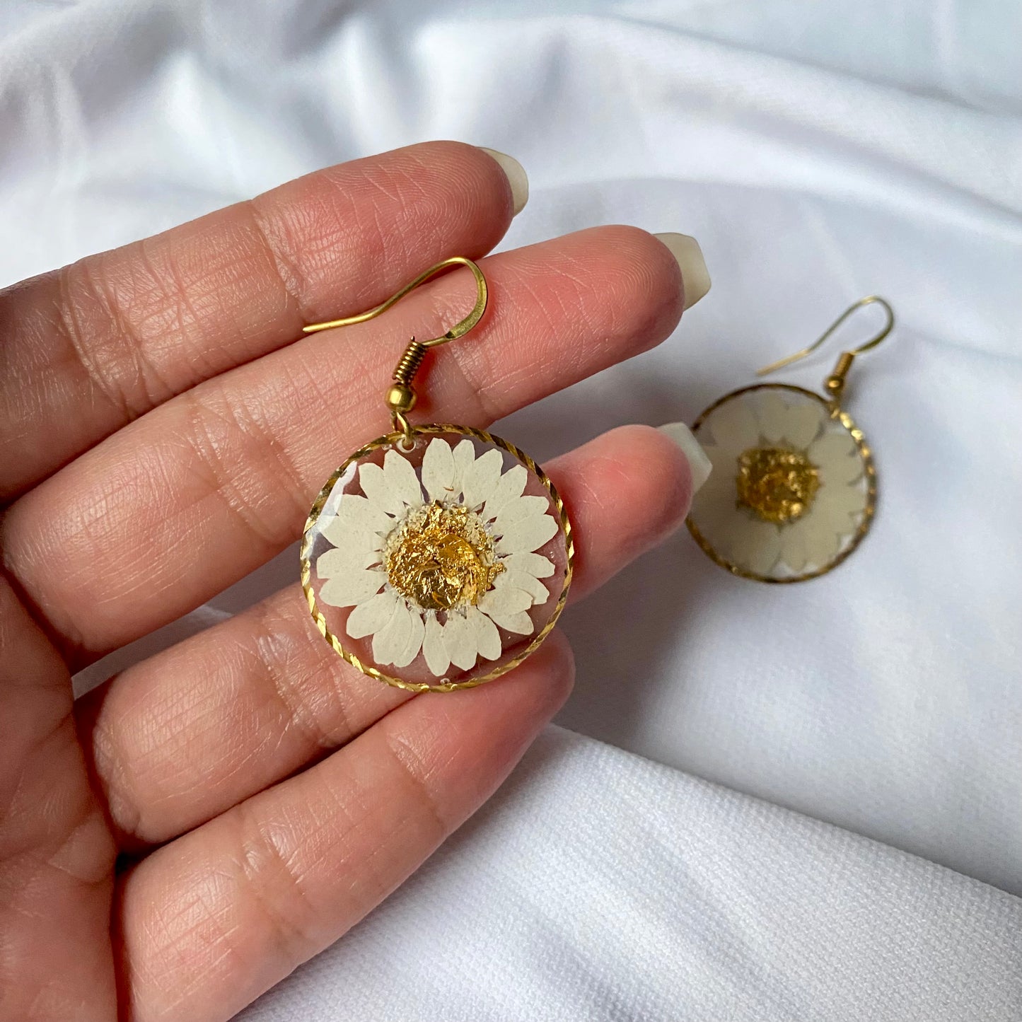 Dearie Daisy Accessories Set | Earrings and Pendant