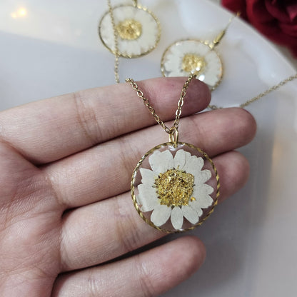 Dearie Daisy Accessories Set | Earrings and Pendant