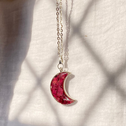 crescent-moon-pendant-silver