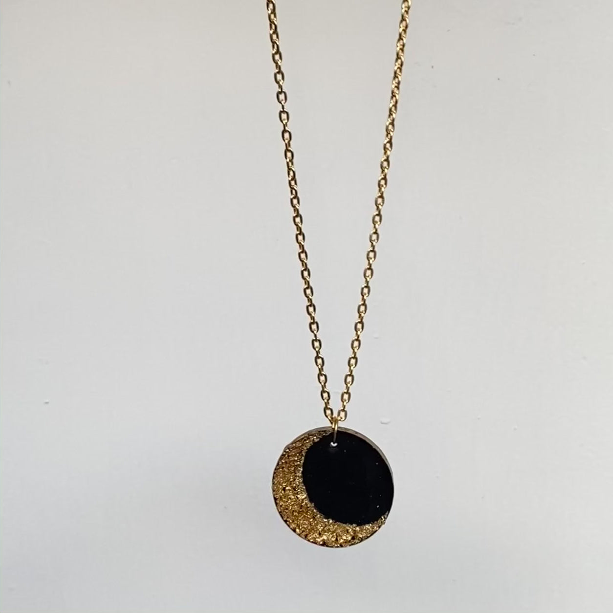 chaand-sifarish-pendant-video